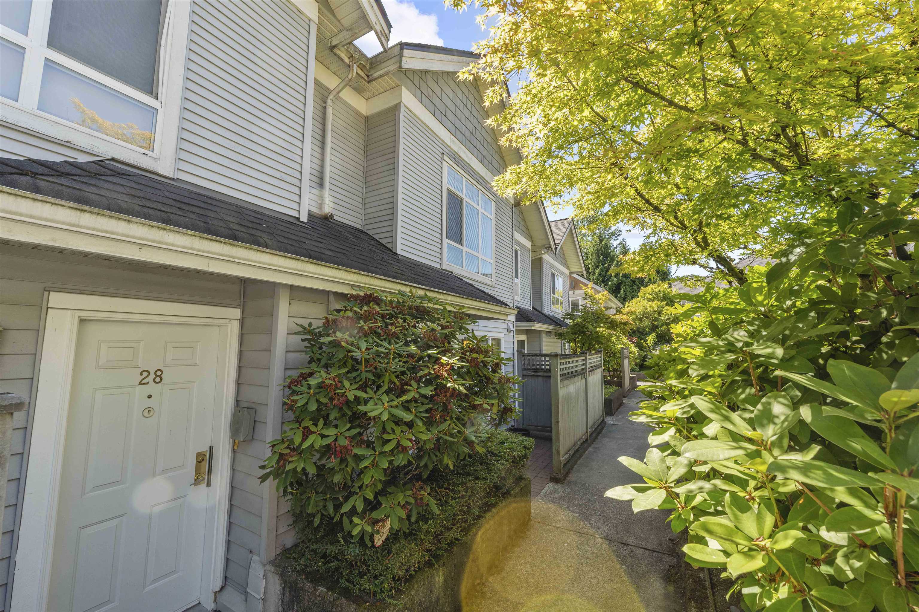 Photo de la propriété: 6670 Rumble Street 27 BC V5E 4L4