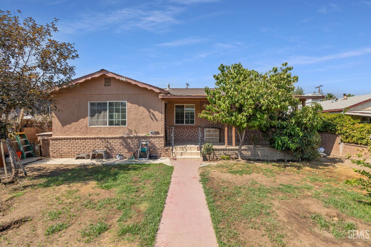 1306 Lincoln Street  Bakersfield CA 93305 photo