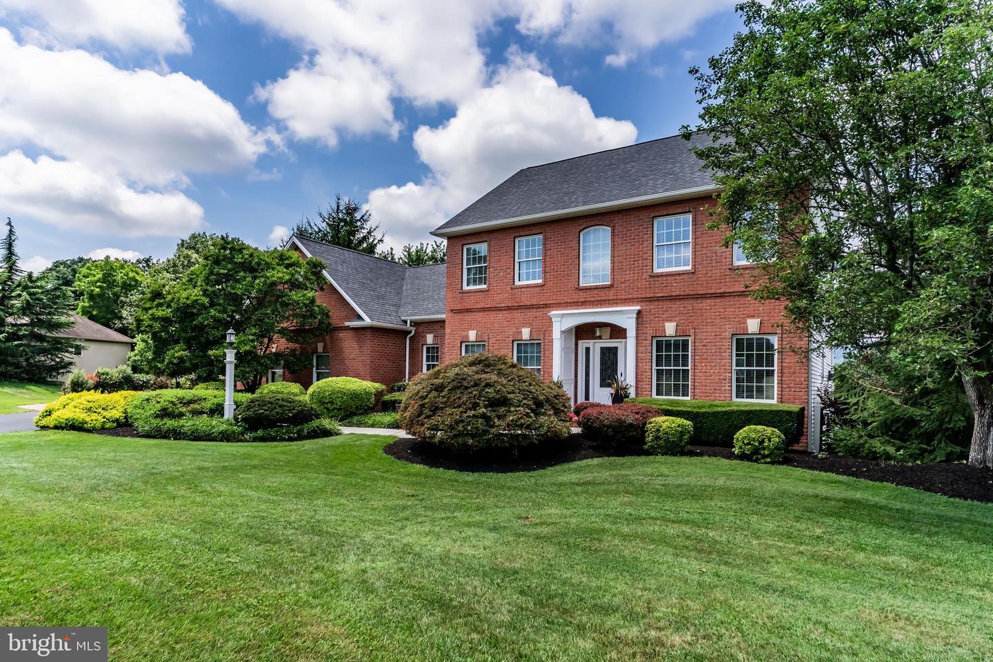 Property Photo: 1812 Signal Hill Drive PA 17050