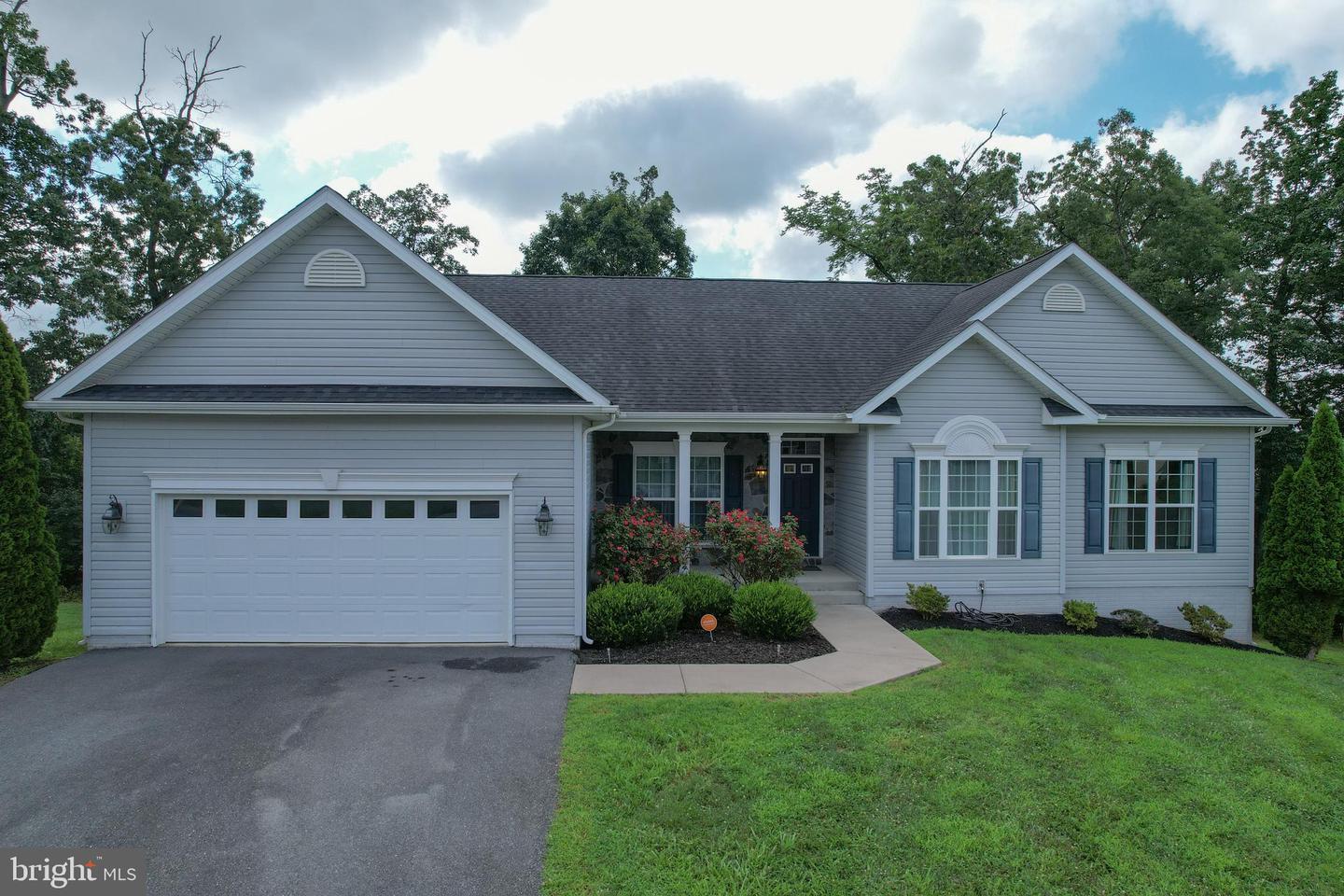 Property Photo: 35 Kanawha Court WV 25419