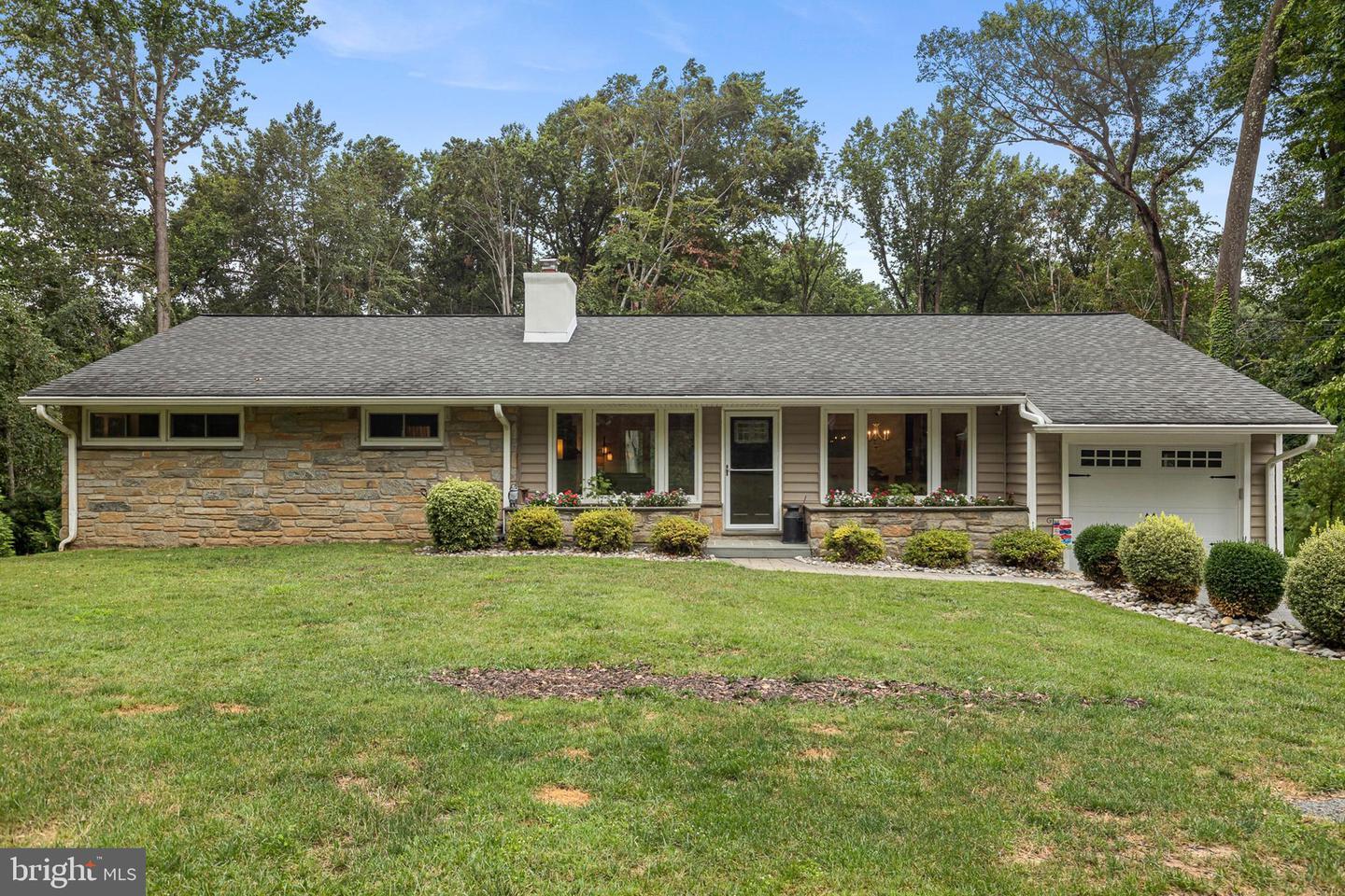 Property Photo: 117 E Street Road PA 19382