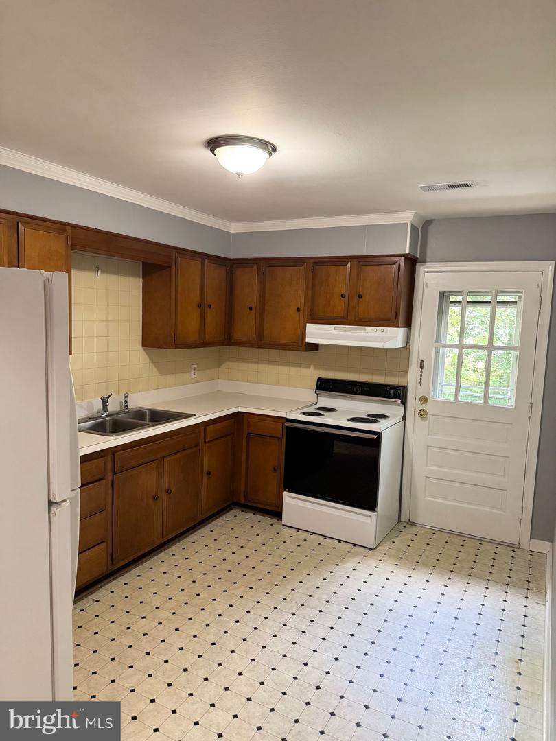 Property Photo:  1212 Payne Street #A-Upper Unit  VA 22401 