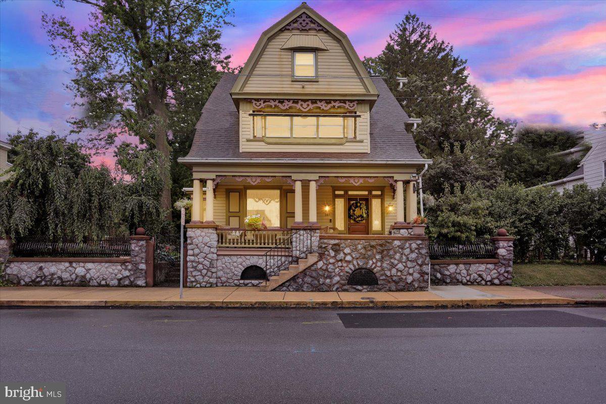 Property Photo: 140 S Charlotte Street PA 17545