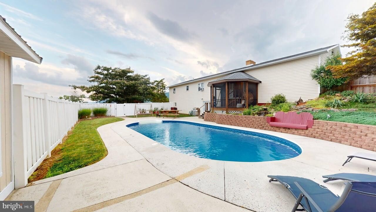 Property Photo:  429 Ellifritz Lane  WV 26726 