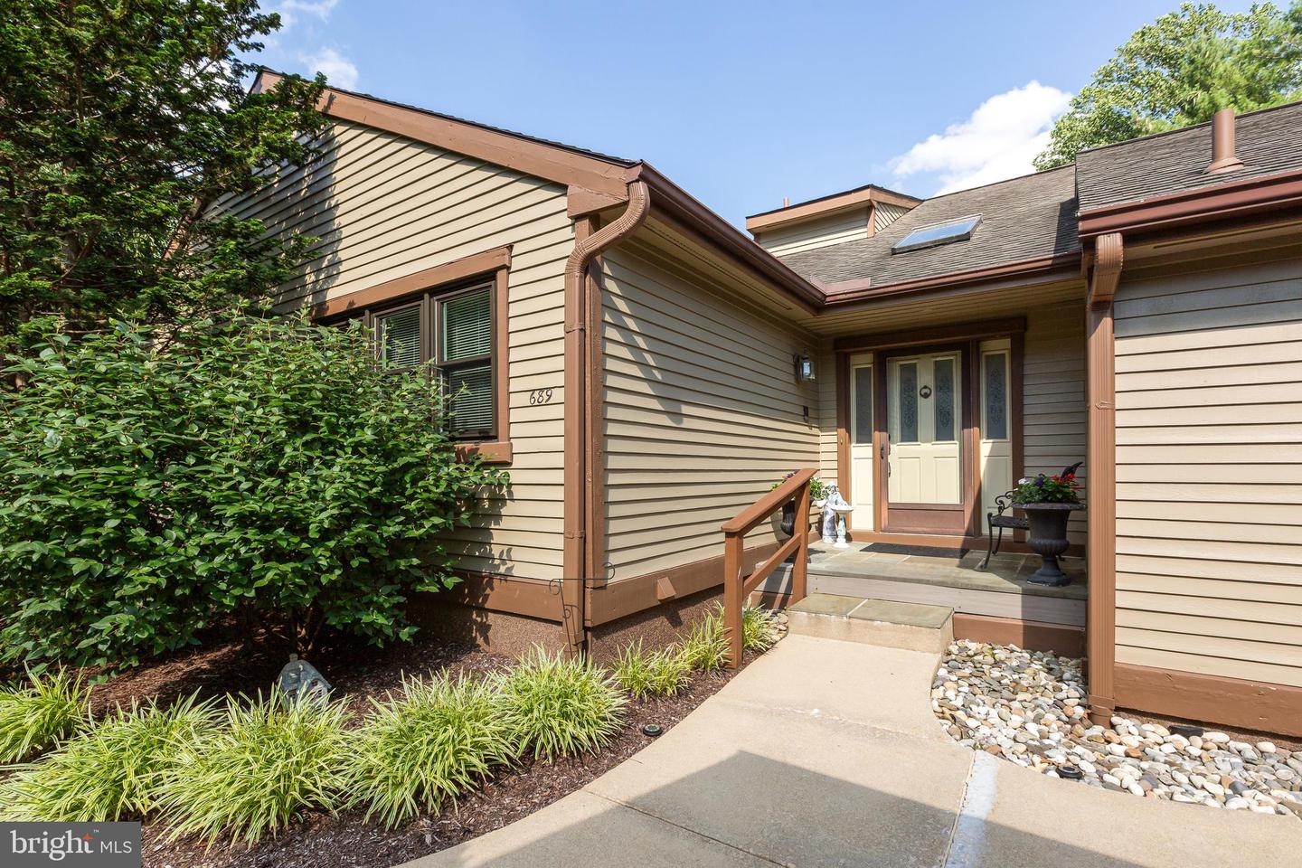 Property Photo: 689 Heatherton Lane PA 19380
