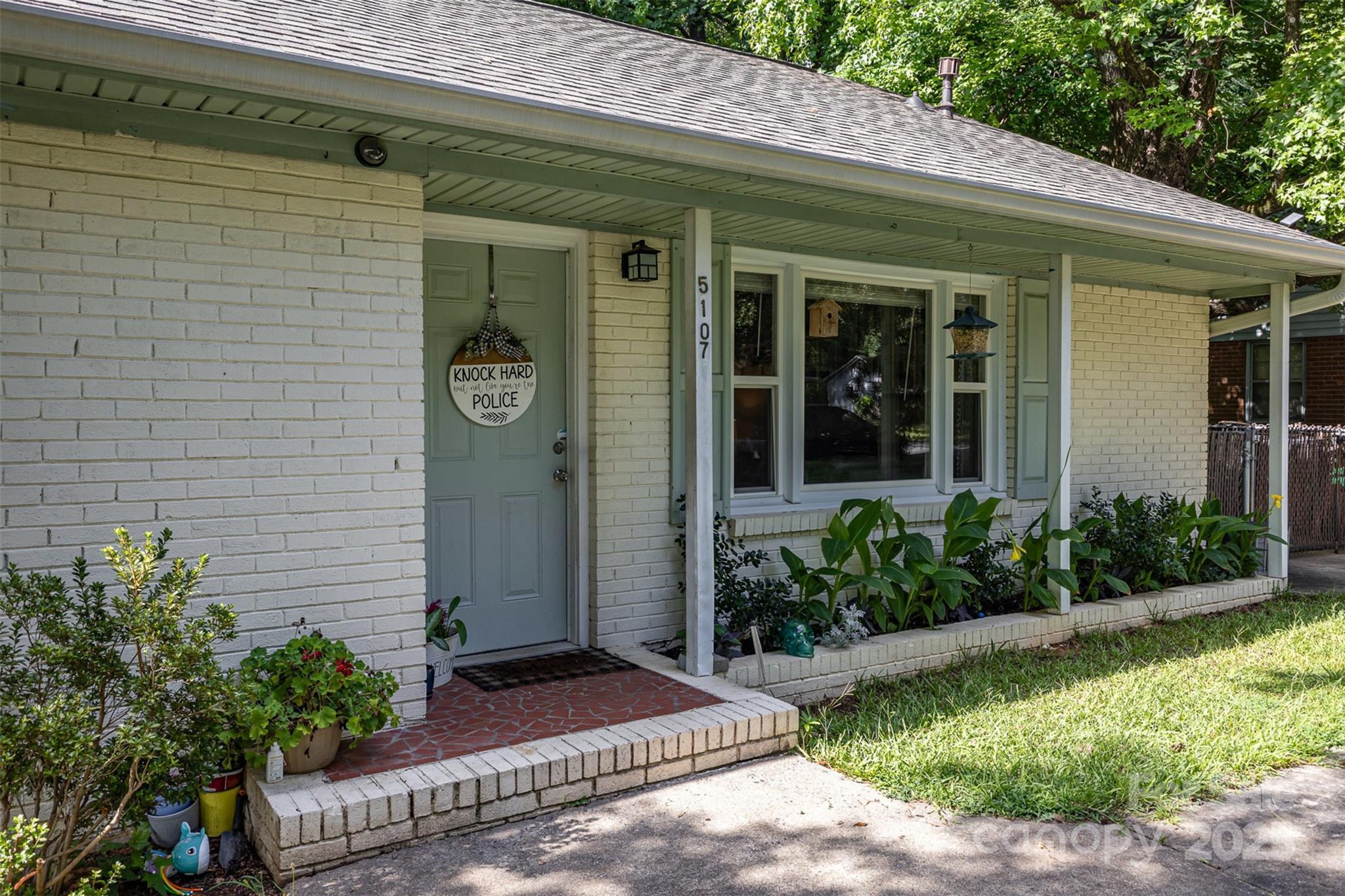 Property Photo: 5107 Delivau Drive NC 28215