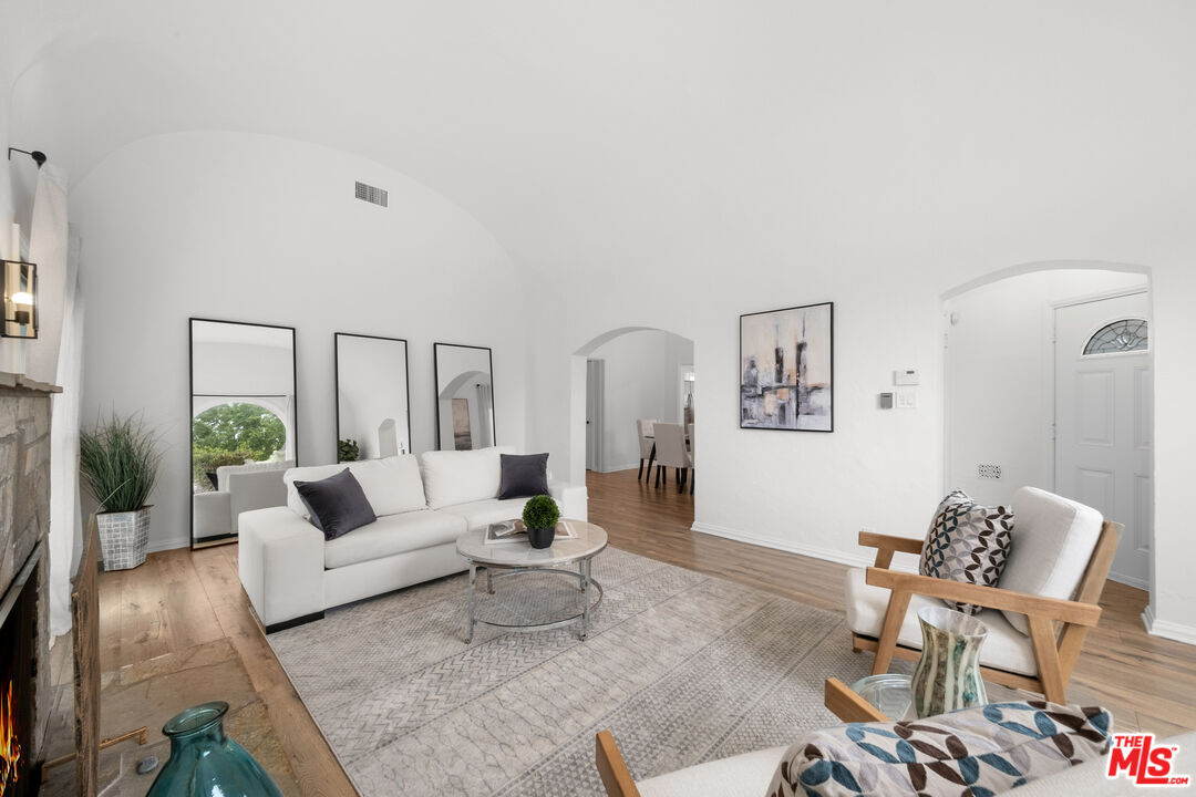 Property Photo: 205 S Hamel Dr CA 90211
