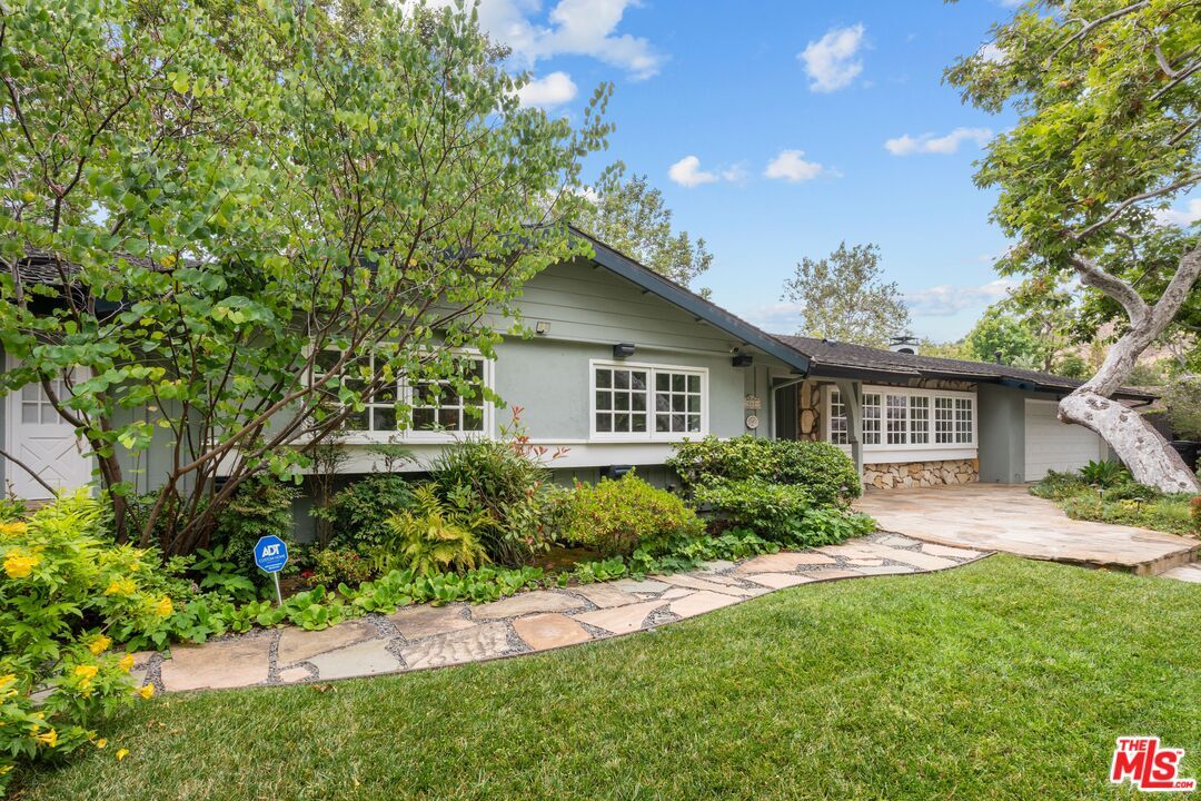 Property Photo: 30604 Sicomoro Dr CA 90265