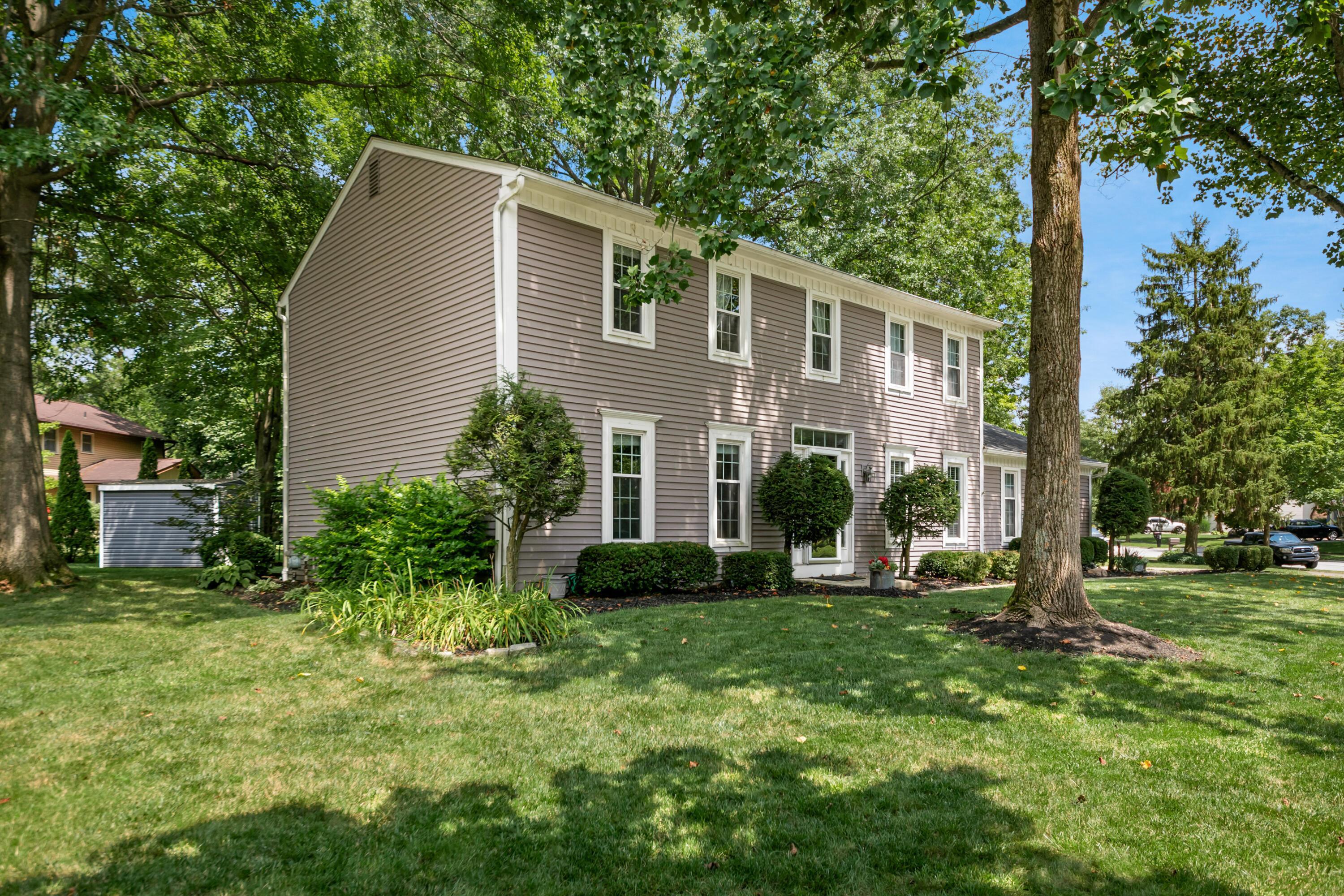 Property Photo: 702 Autumn Branch Road OH 43081