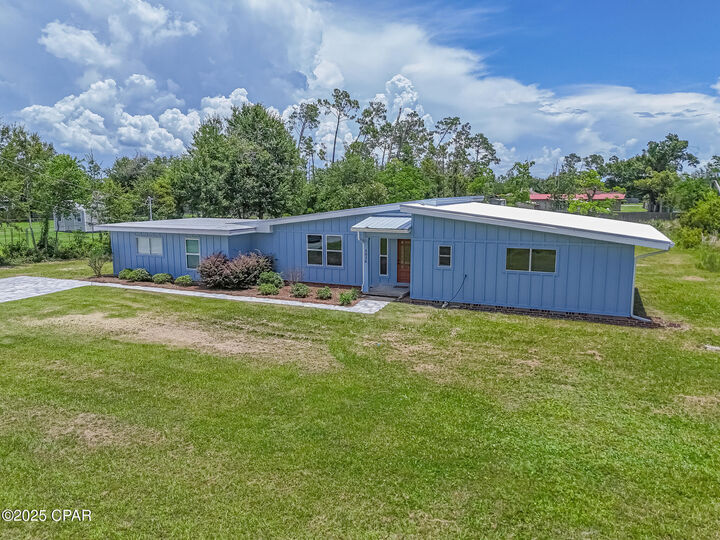 Property Photo: 1029 Georgia Avenue FL 32404