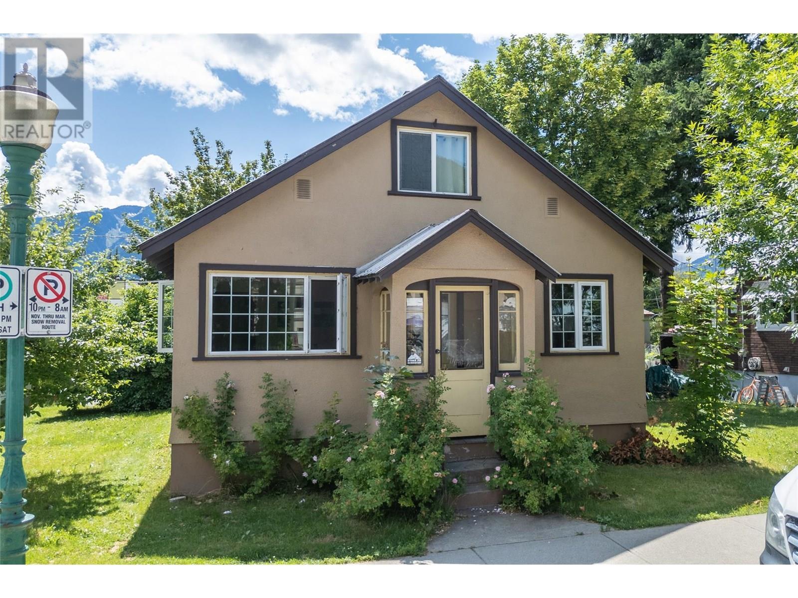 303 Second Street West  Revelstoke BC V0E 2S0 photo