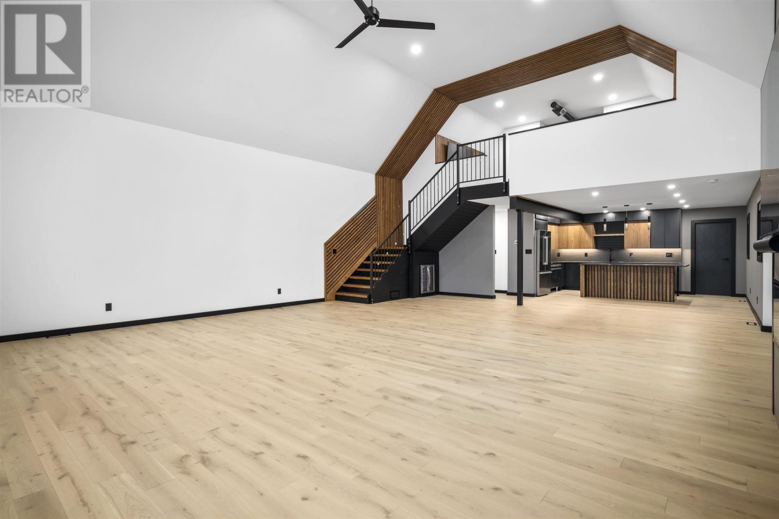 Property Photo: A 129 Algoma St. S. St E ON P7B 3B7