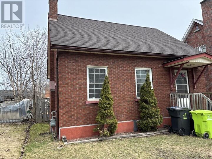 302 Sixth Ave  Sault Ste. Marie ON P6C 4K8 photo