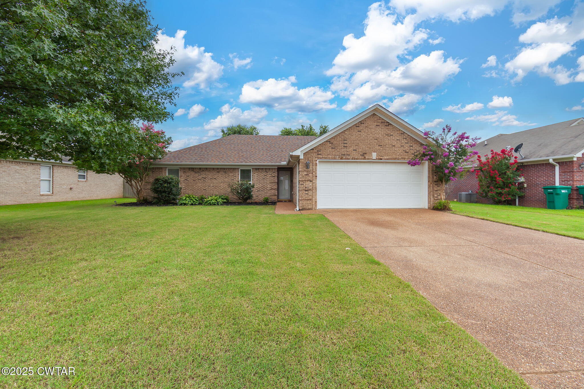 Property Photo: 117 Kensington Cove TN 38355