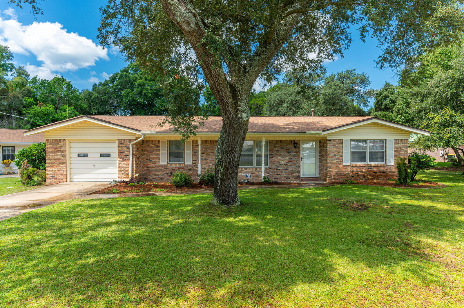 Property Photo: 110 NW Gardenia Court FL 32548