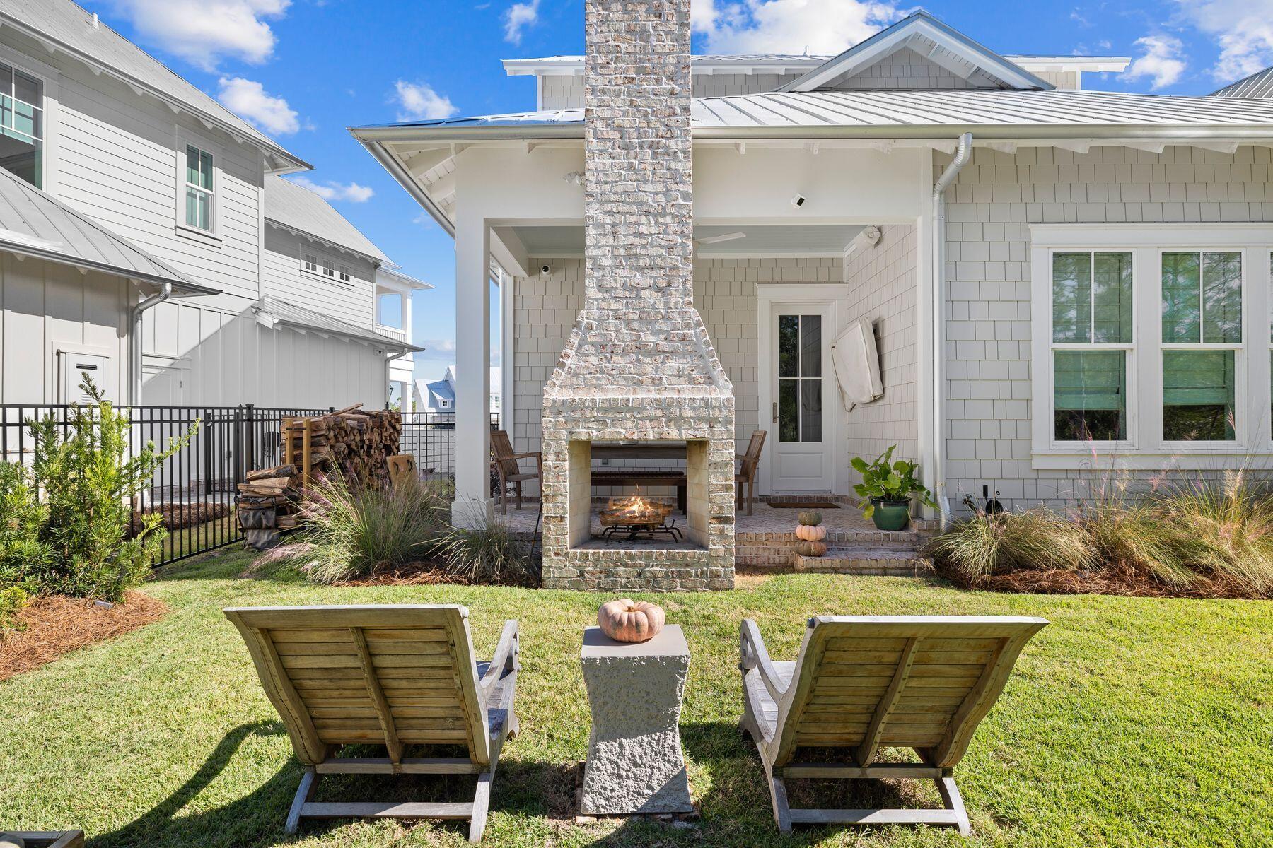 Property Photo: 218 White Cottage Road FL 32459