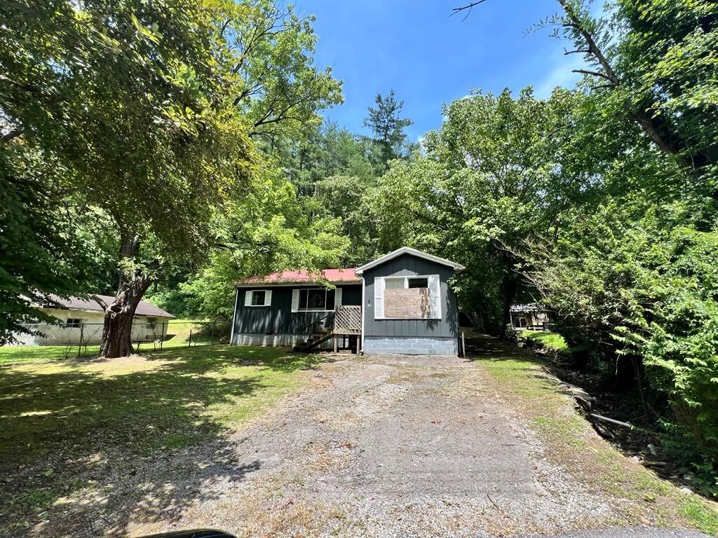 Property Photo: 387 Harolds Branch KY 41501