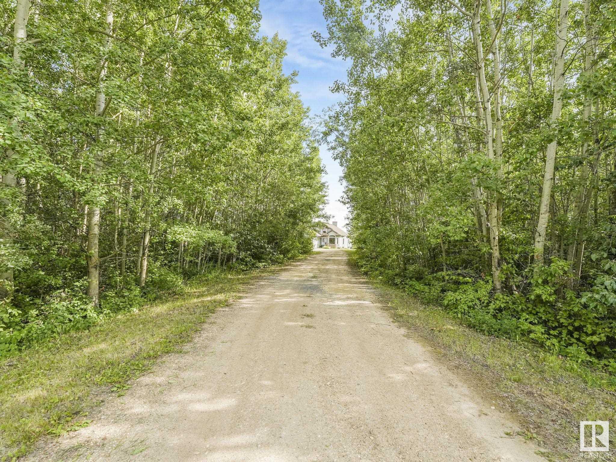 Property Photo:  21539 Twp Road 503 260  AB T0B 3M2 
