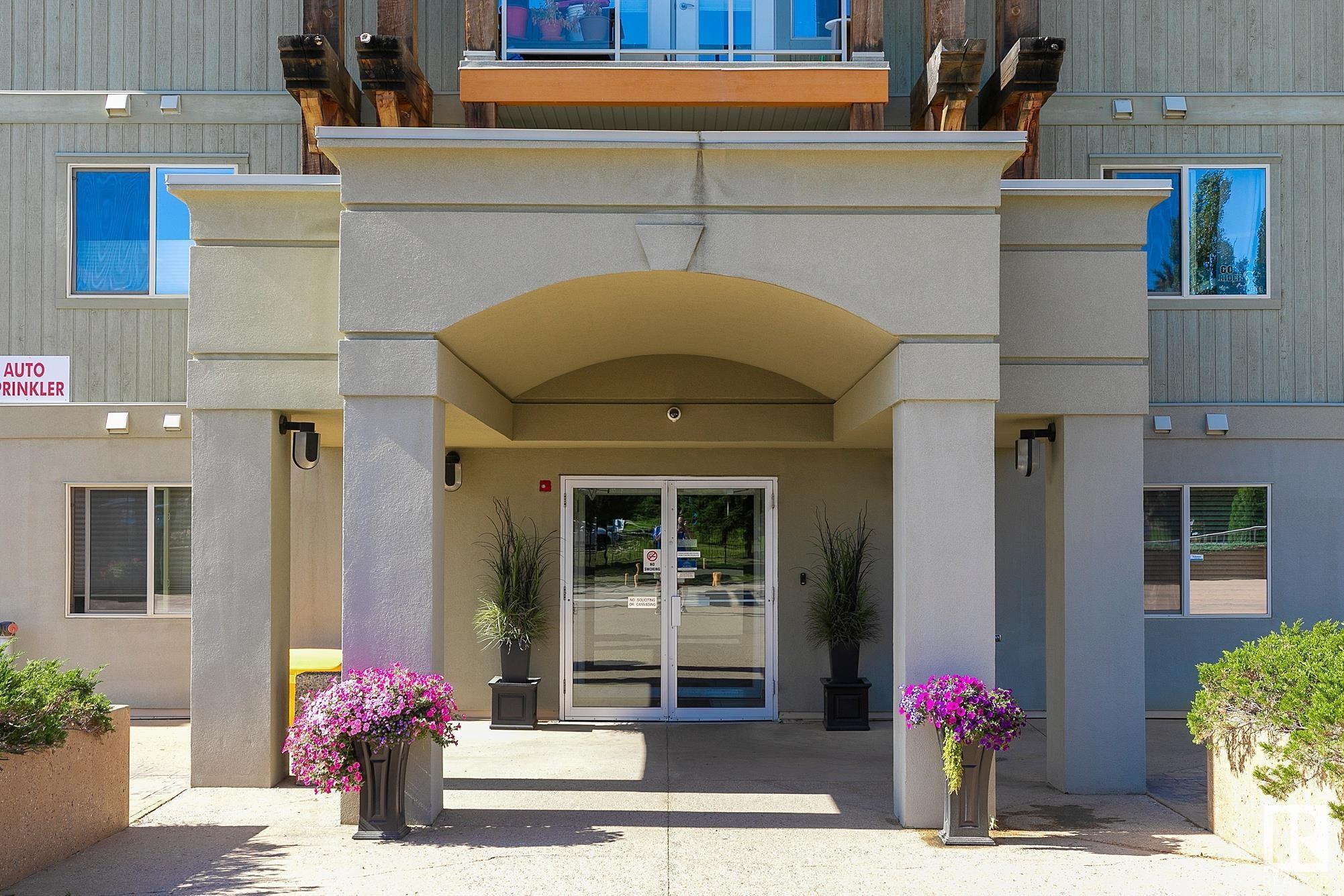 Property Photo:  278 Suder Greens Drive NW 313  AB T5T 6V6 