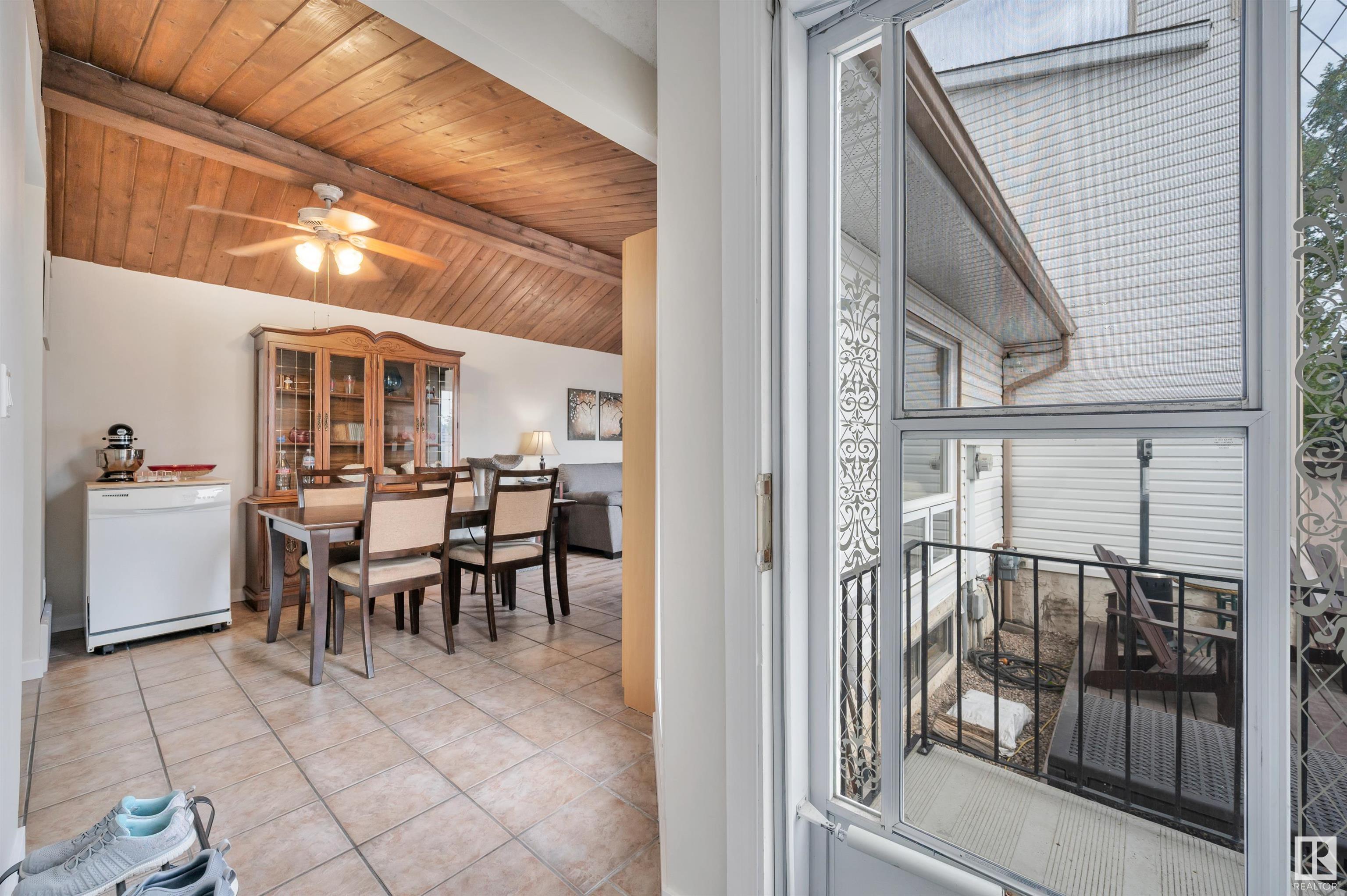 Property Photo:  214 Marlborough Pl NW 214  AB T5T 1Y6 