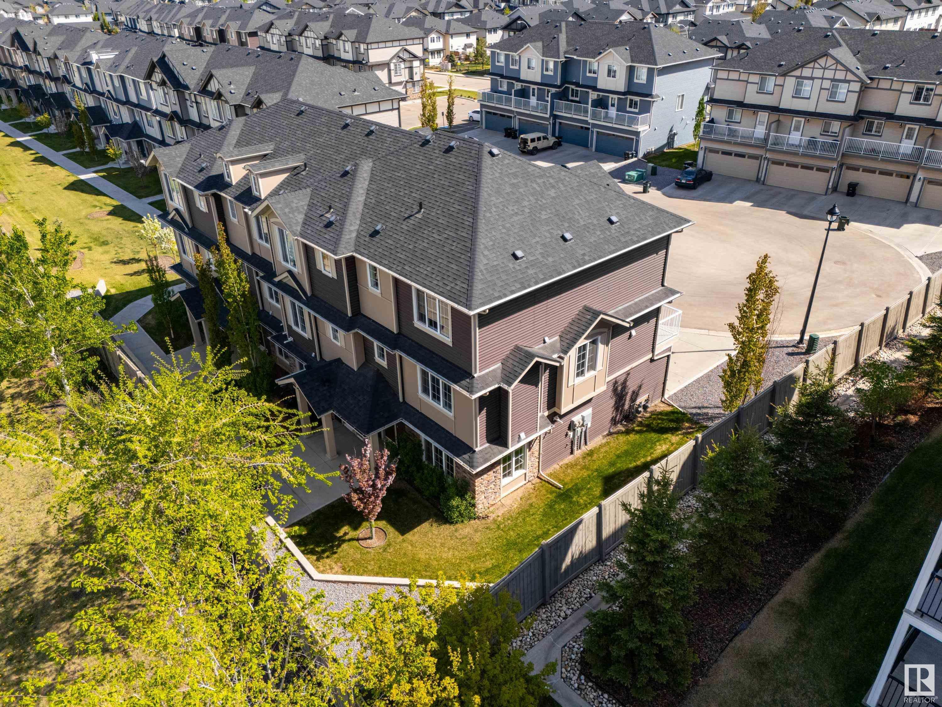 20 Augustine Crescent 4  Sherwood Park AB T8H 0Z8 photo