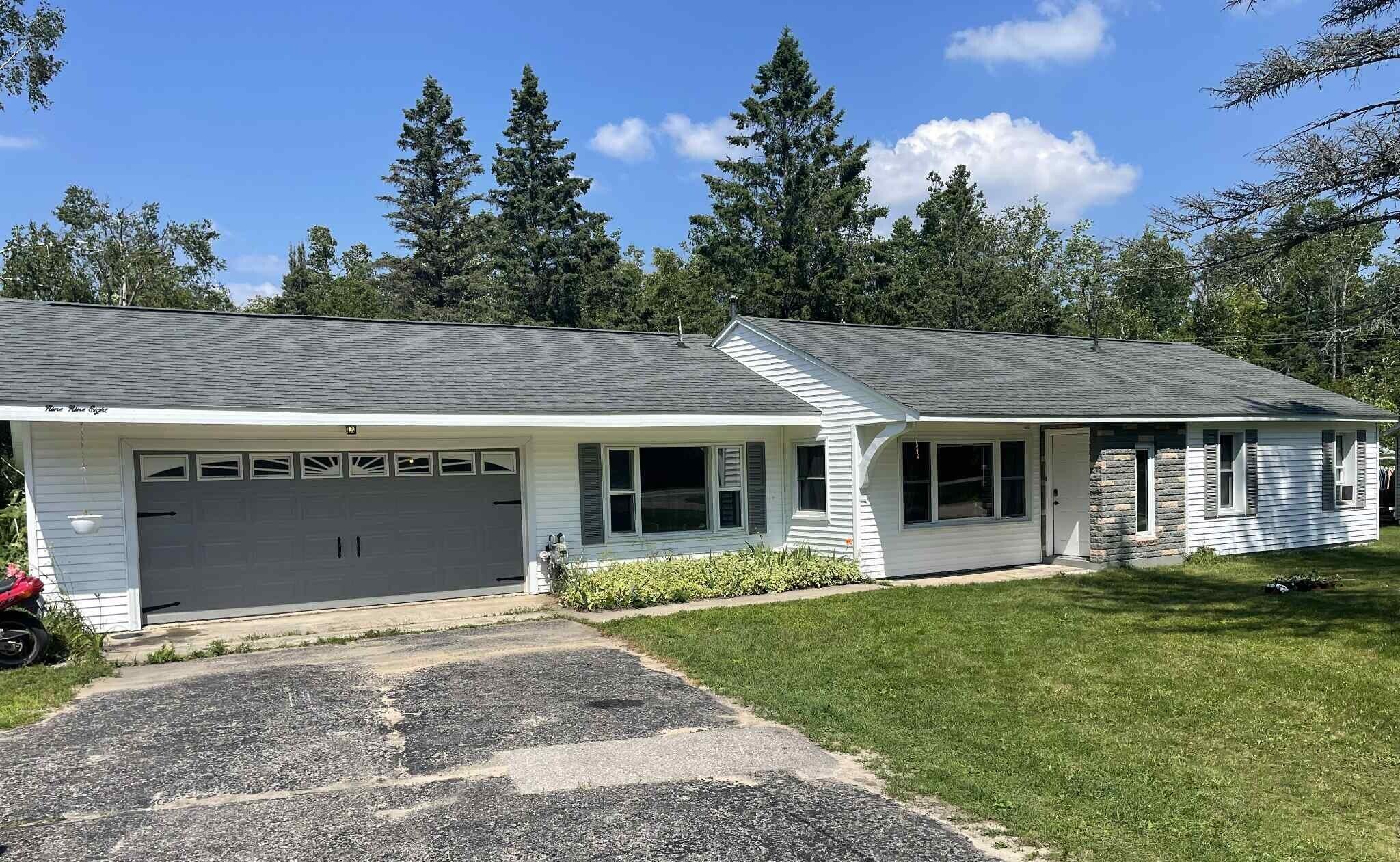 998 W US-23 Hwy  Cheboygan MI 49721 photo
