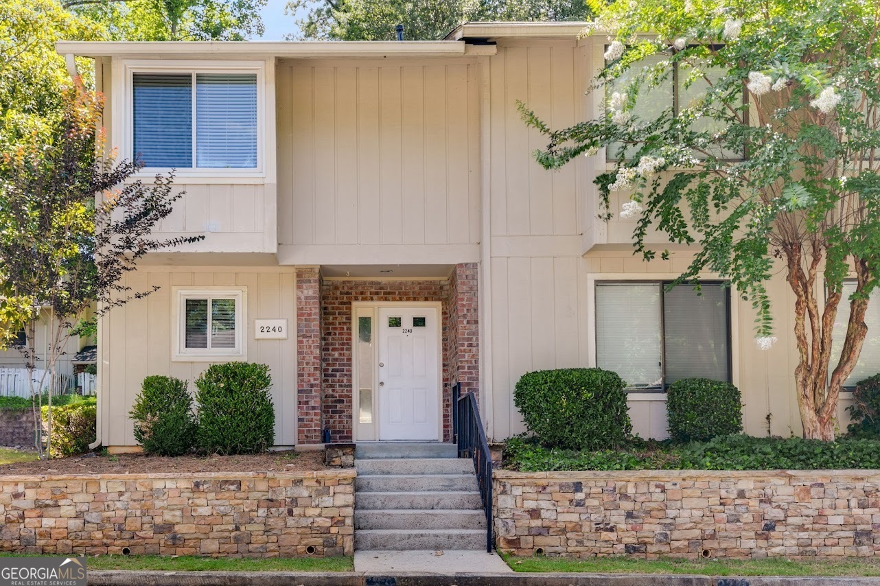Property Photo: 2240 Runnymead Ridge SE GA 30067