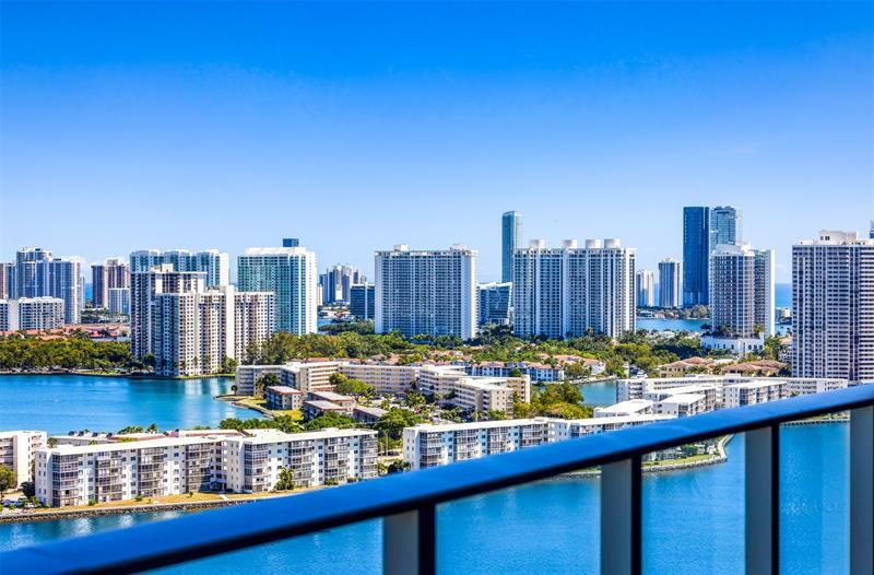 Property Photo:  17301 Biscayne Blvd Lph2  FL 33160 