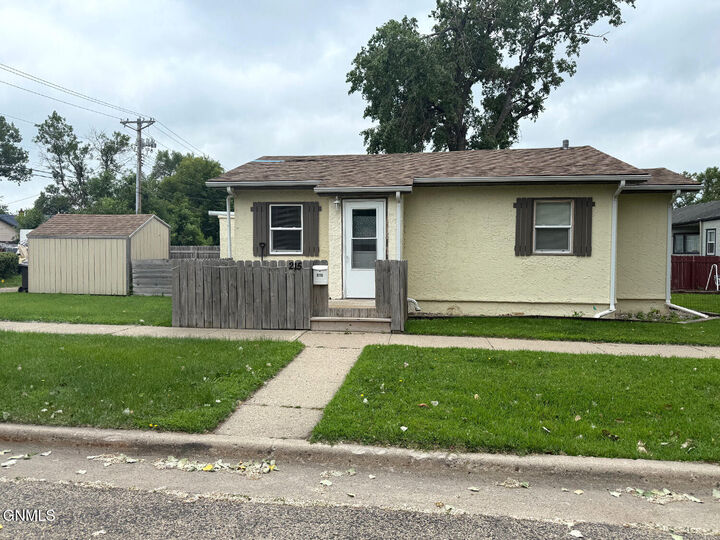 215 7th Street SW  Jamestown ND 58401 photo