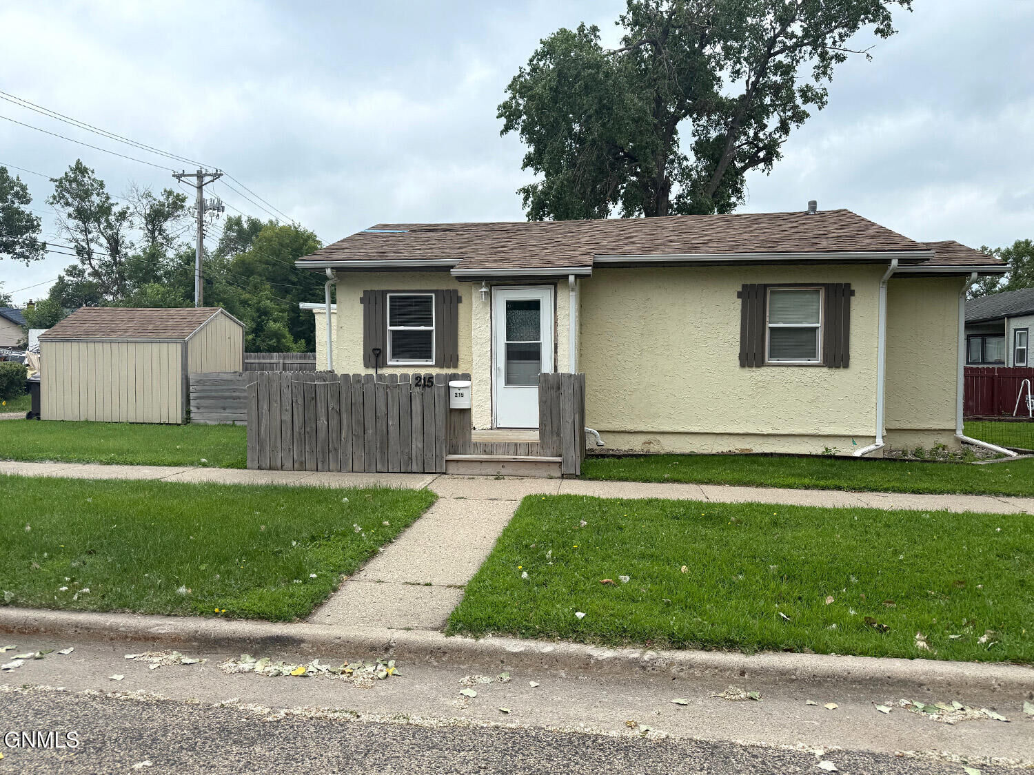 Property Photo: 215 7th Street SW ND 58401