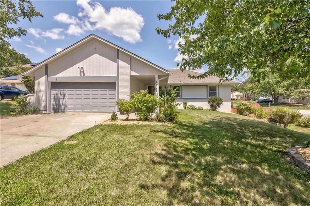 6506 Yorkshire Court  Grandview MO 64030 photo