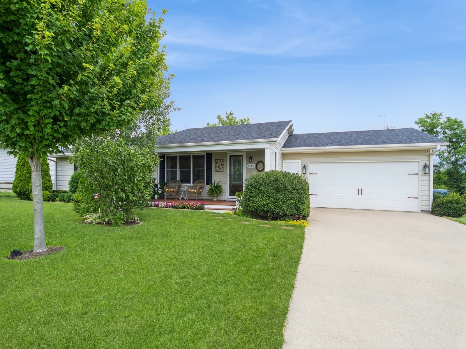 1714 Neil Drive  Pella IA 50219 photo