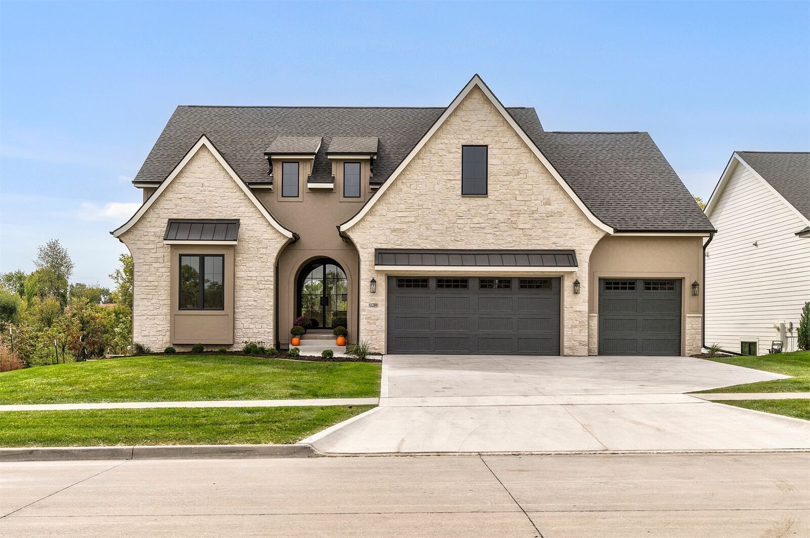 Property Photo:  11286 Twilight Drive  IA 50266 