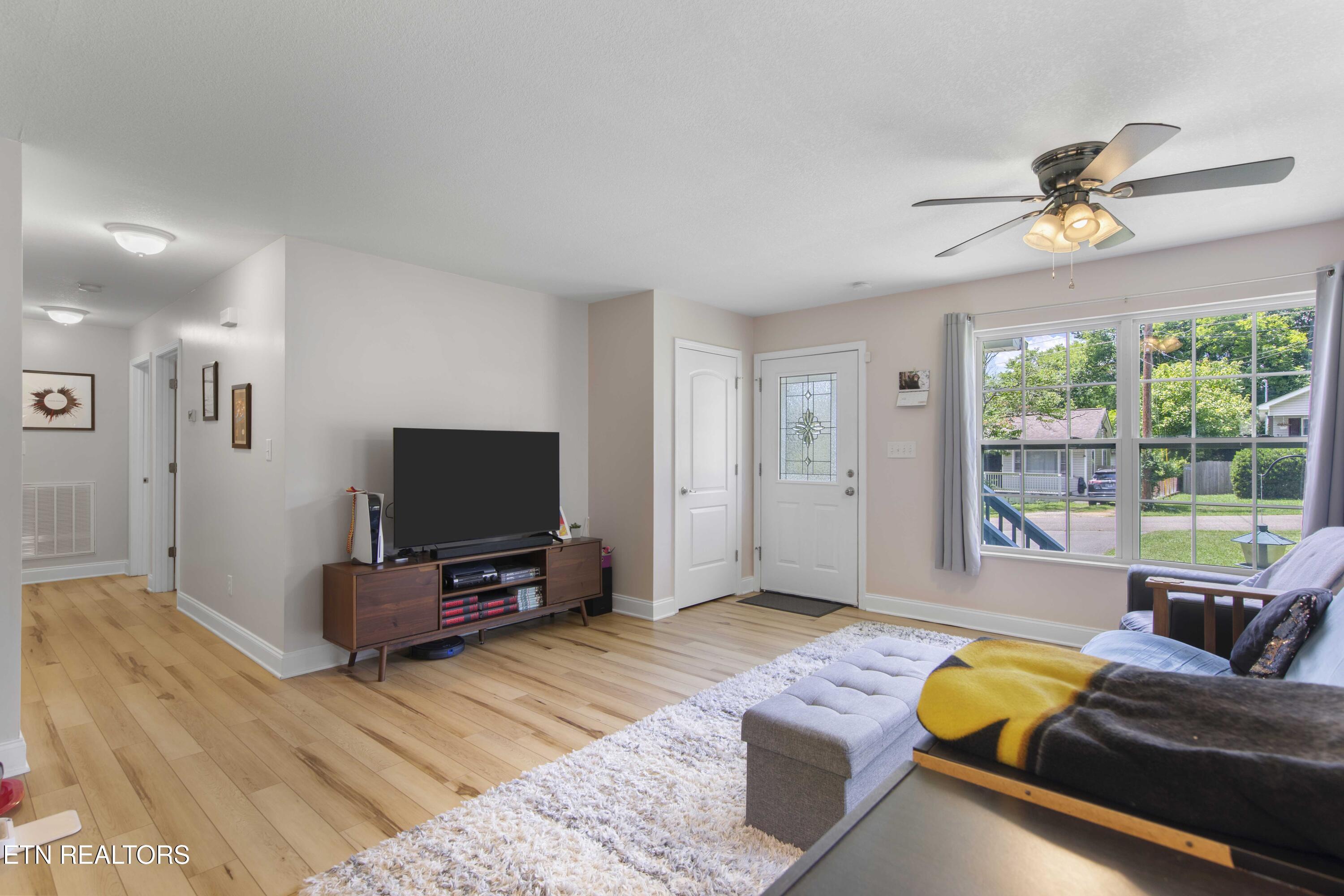 Property Photo: 1104 Payne Rd TN 37914