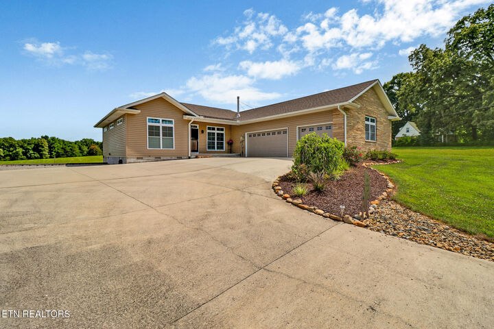 Property Photo:  1432 Sawmill Rd.  TN 38555