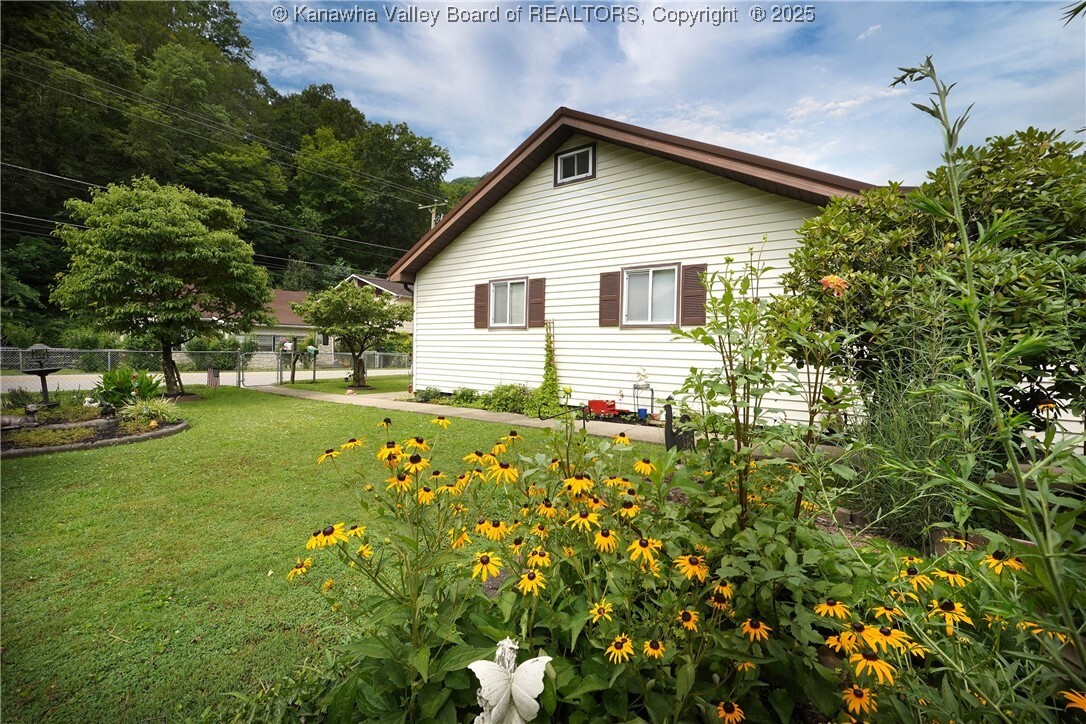 Property Photo: 1417 Point Lick Drive WV 25306