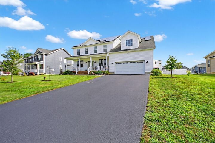 Property Photo:  42 Kensington Lane  NY 12603 