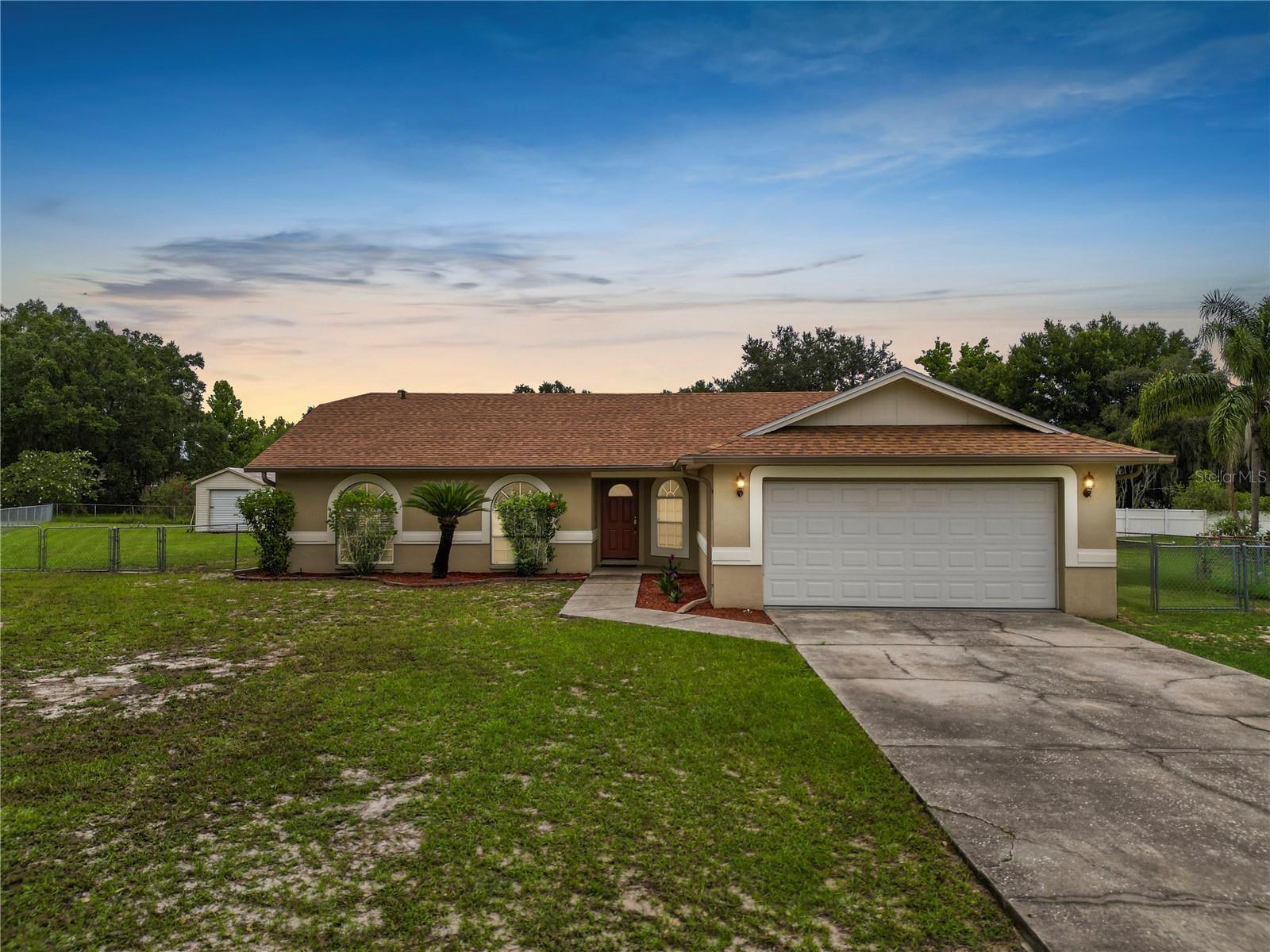 Property Photo: 2611 Jennifer Drive FL 33810