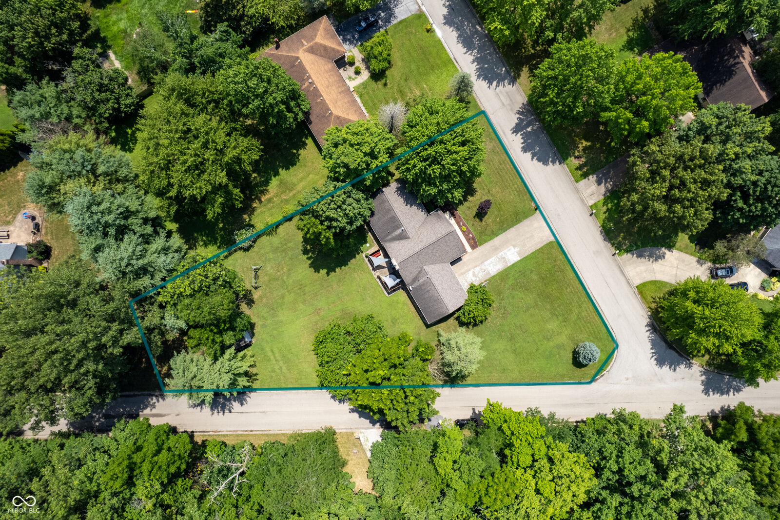 Property Photo: 7630 W Mockingbird Court IN 46126