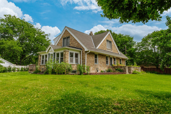 4062 N 99th St  Wauwatosa WI 53222 photo