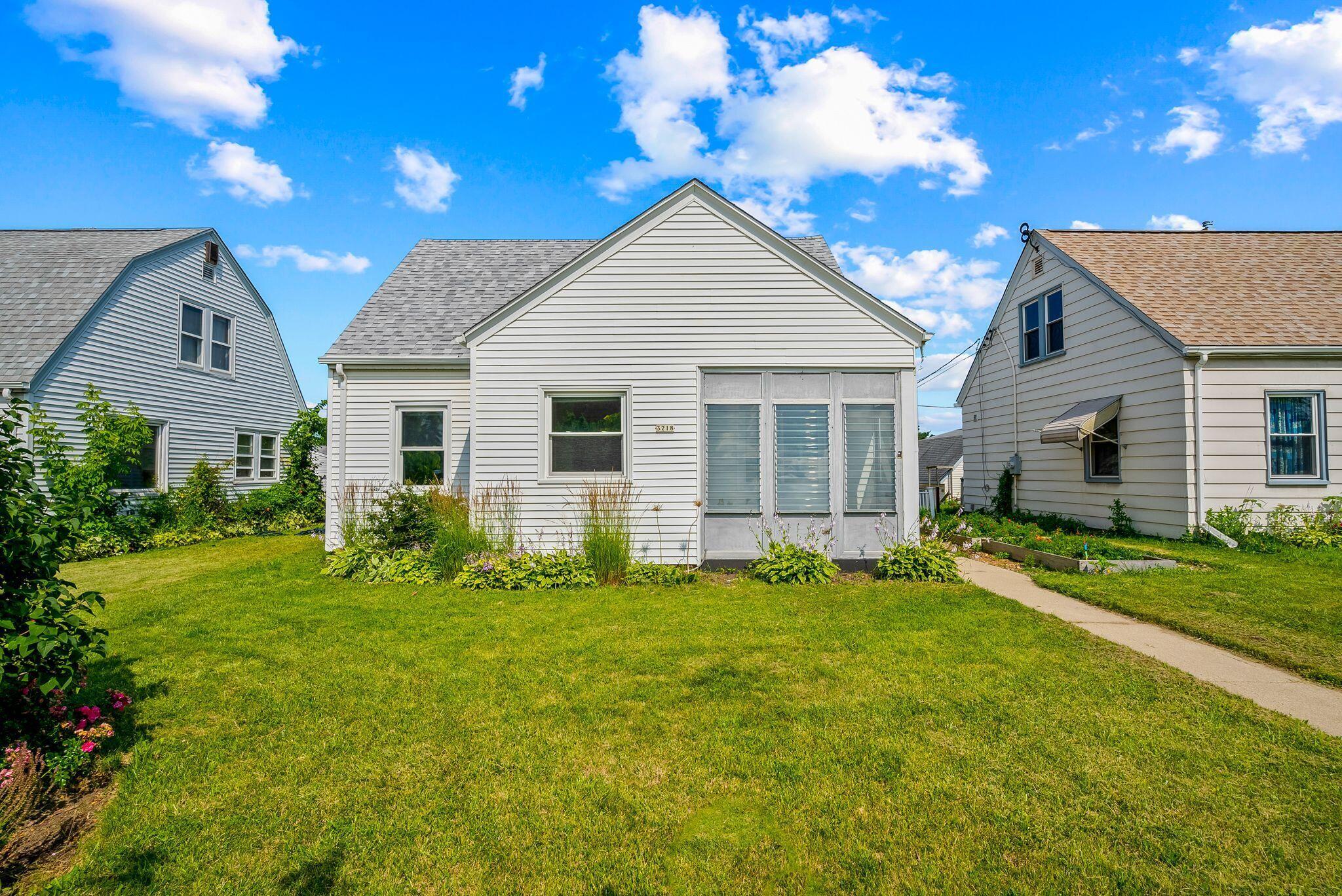 Property Photo: 3218 S Chase Ave WI 53207