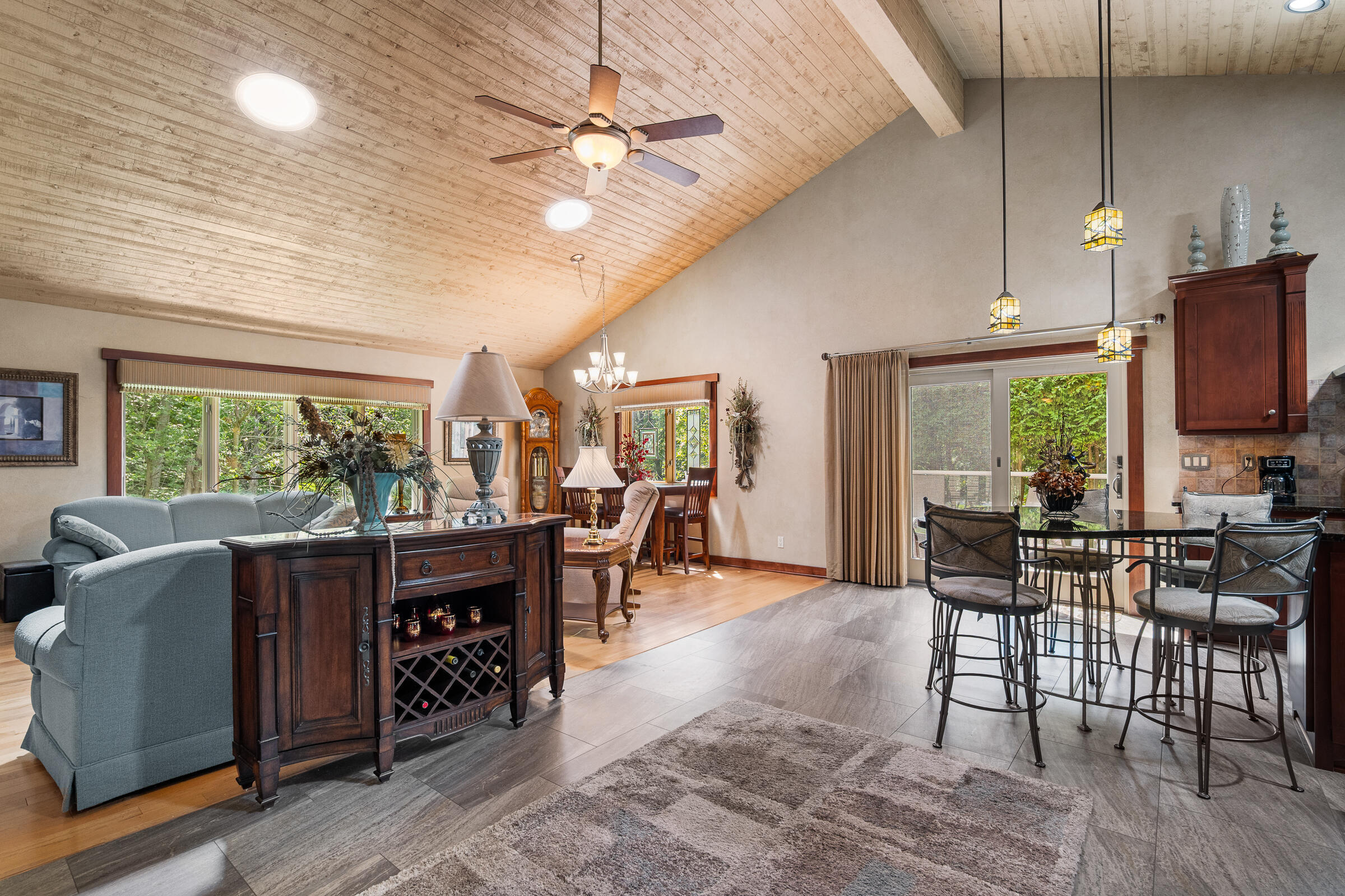 Property Photo:  800 Stoney Brook Dr 301  WI 54220 