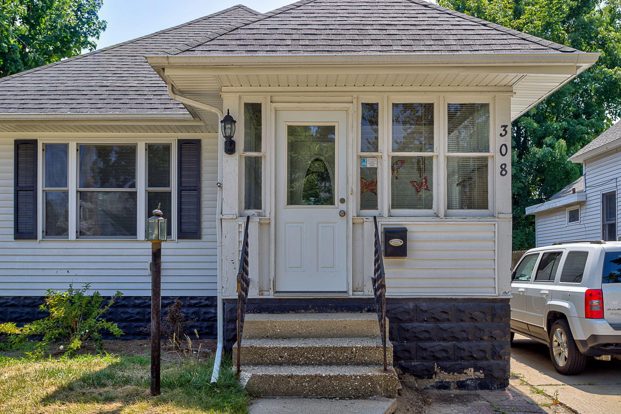 Property Photo: 308 W 18th Street MI 49423