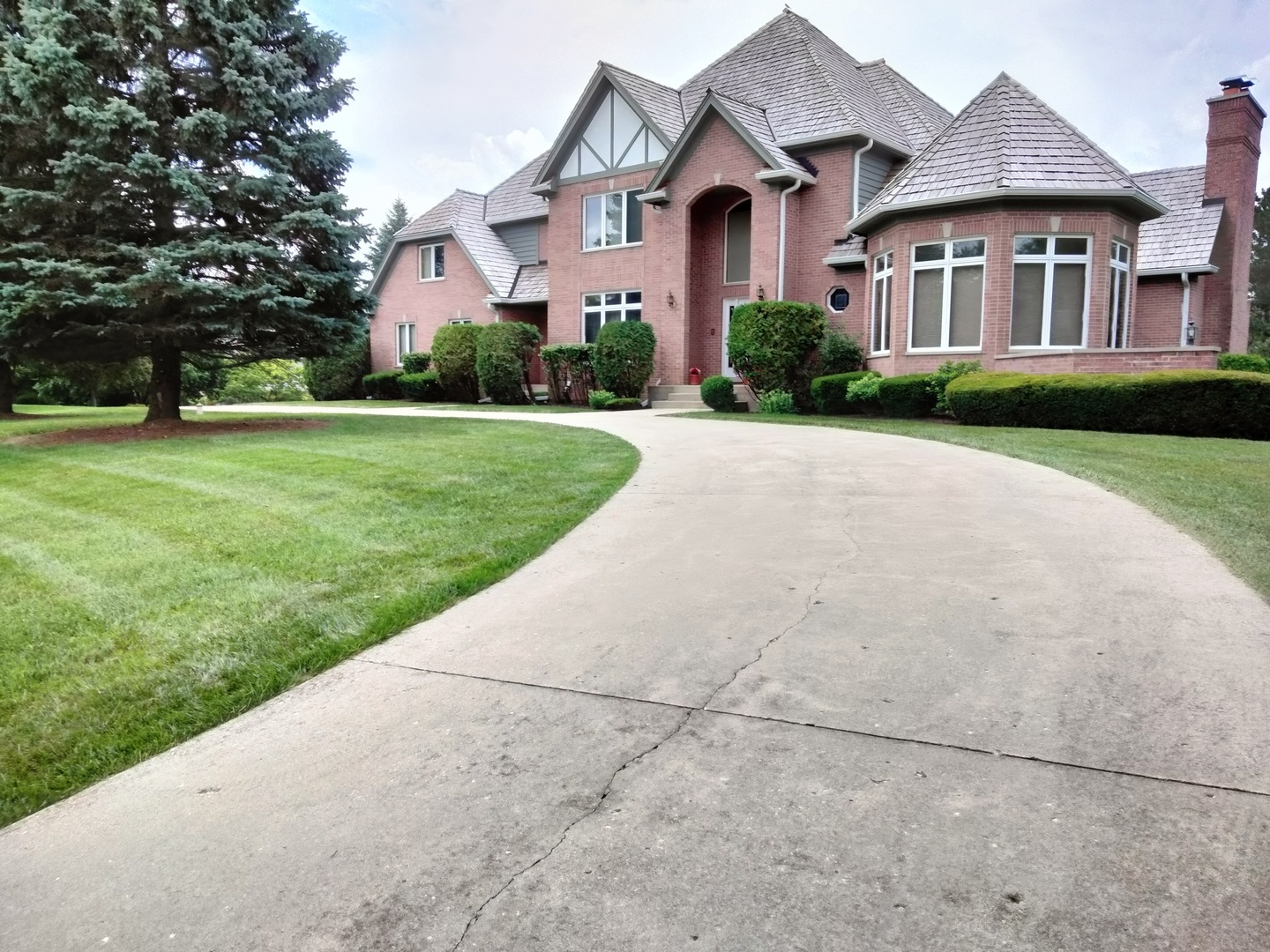 Property Photo: 5 Harvest Glen Court IL 60047