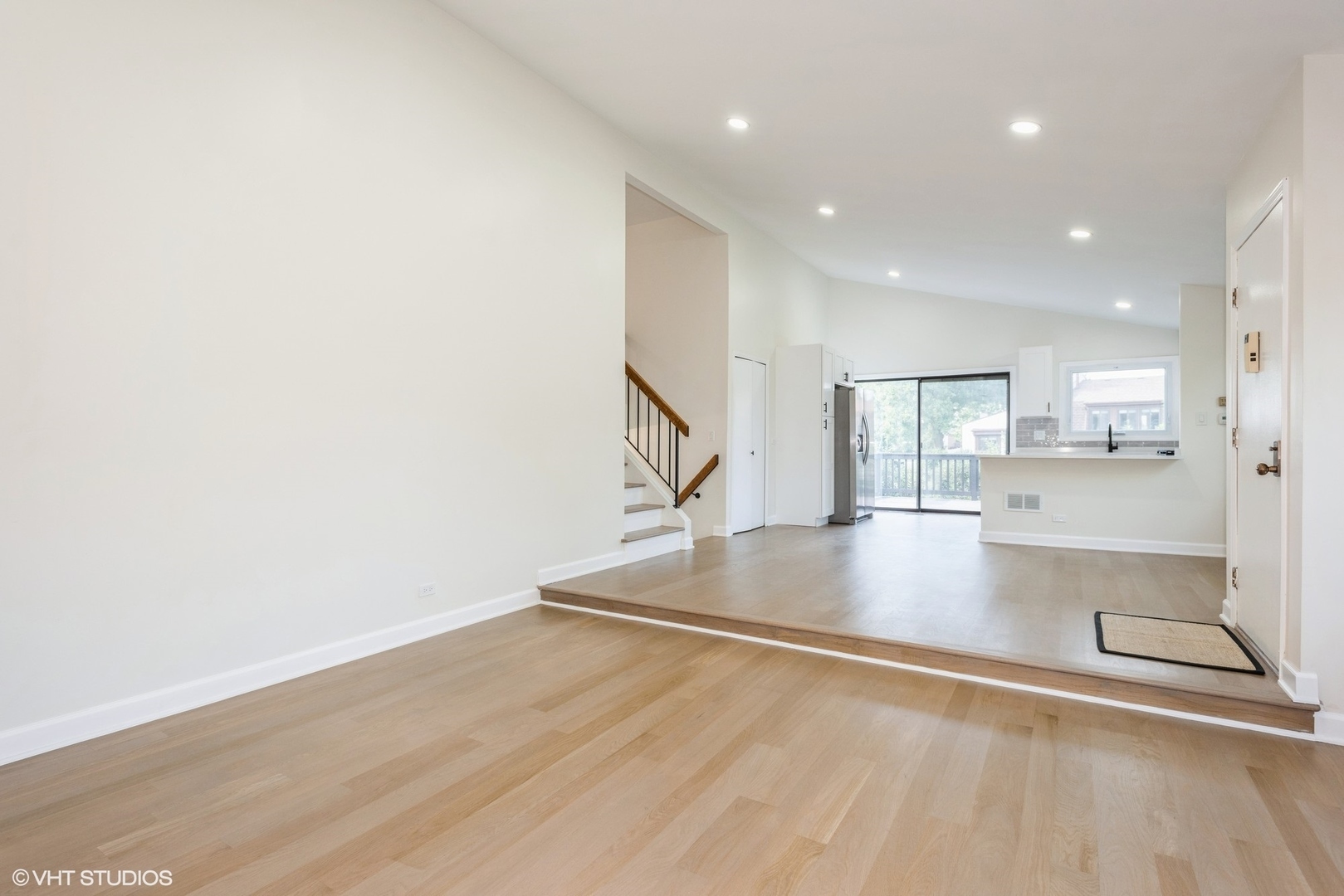 Property Photo: 12 Hawthorne Square IL 60525