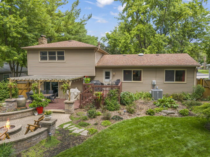 Property Photo:  614 Bakewell Lane  IL 60565 