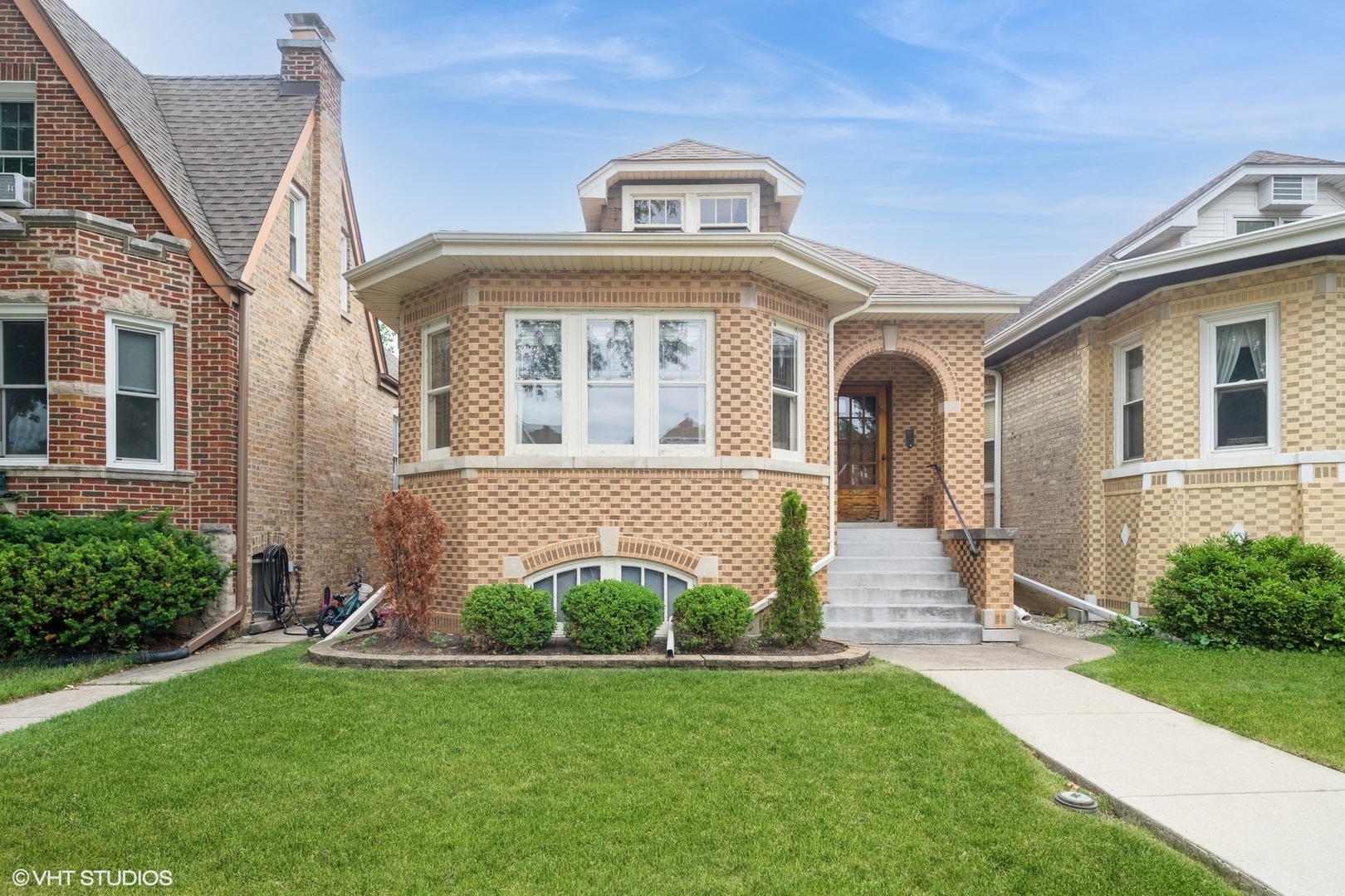 Property Photo:  6041 N Marmora Avenue  IL 60646 