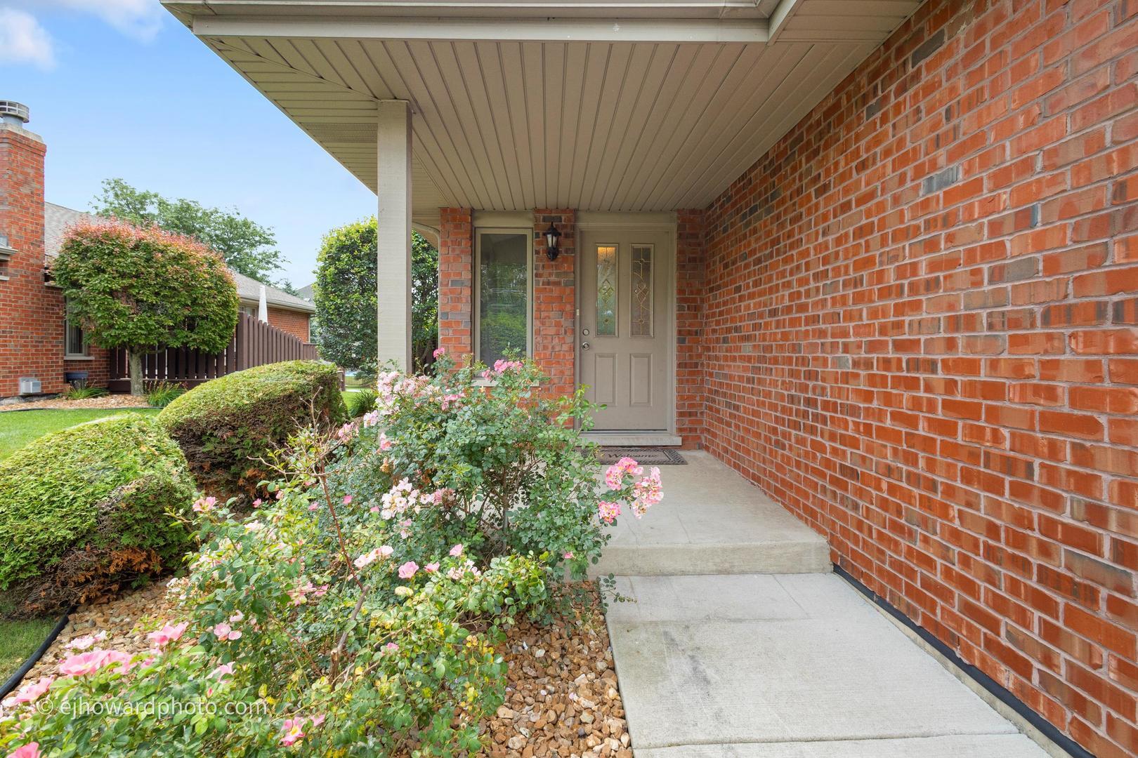 Property Photo:  10501 San Luis Lane  IL 60467 