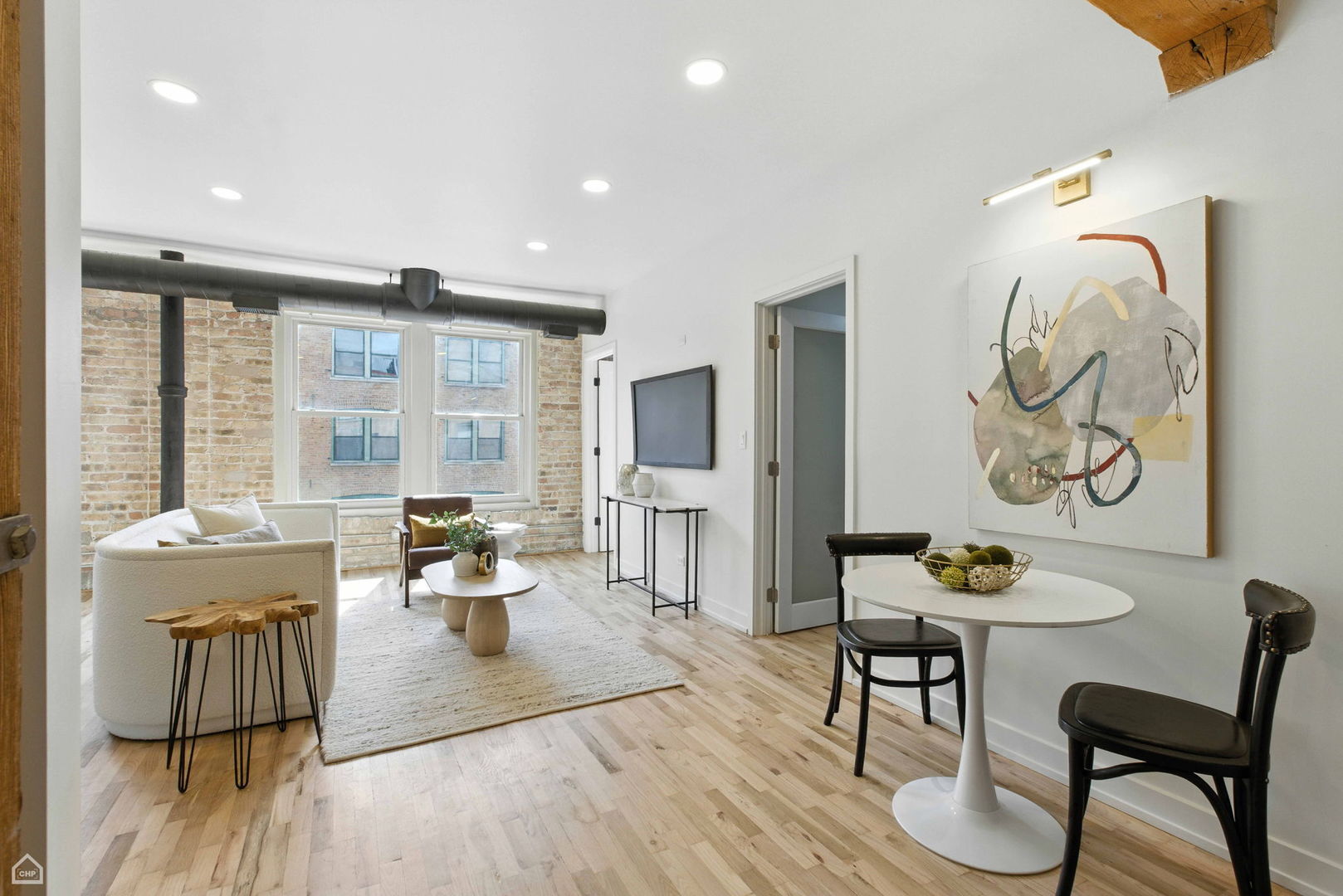 Property Photo: 515 N Noble Street 306 IL 60642