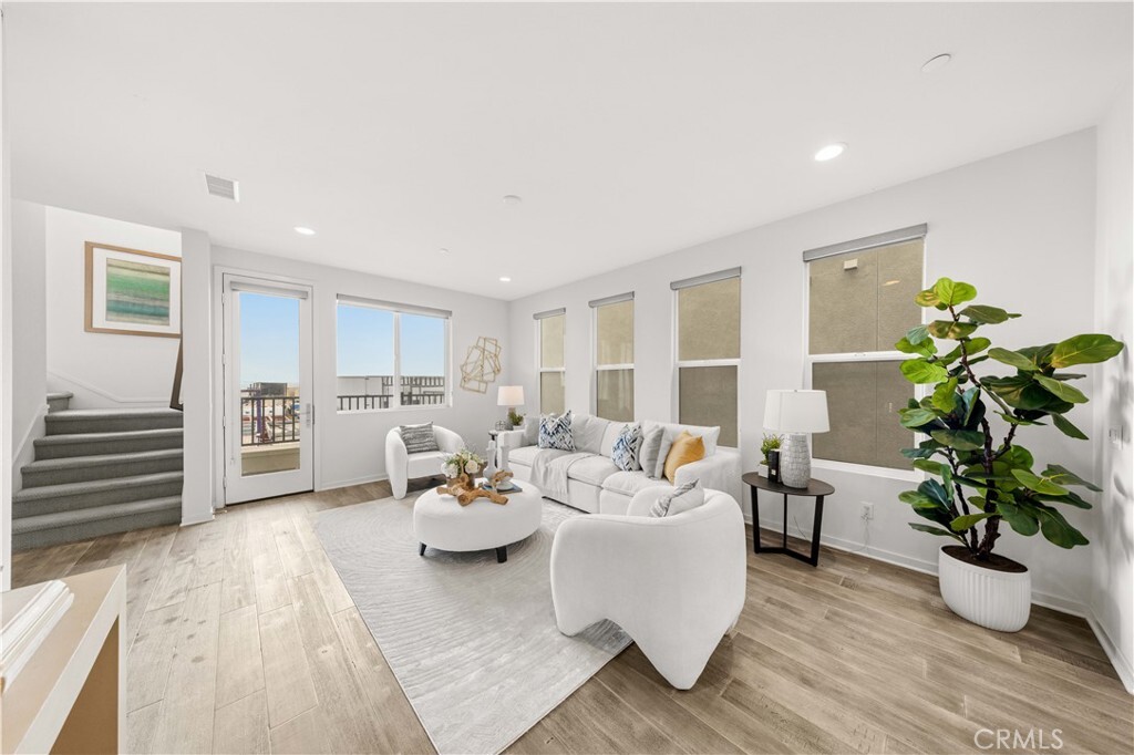Property Photo: 1607 Somerton Dr CA 92627